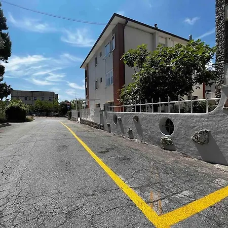 Wifi, Corte E Parcheggio Daire *